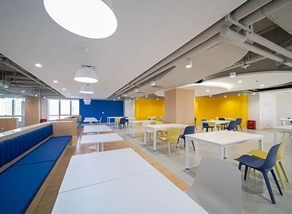 资深设计团队是怎样做妙可蓝多上海办公装修设计空间